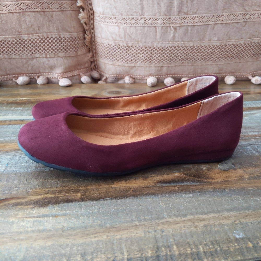 🆕🌿MAROON FLATS🌿 - Picture 8 of 9